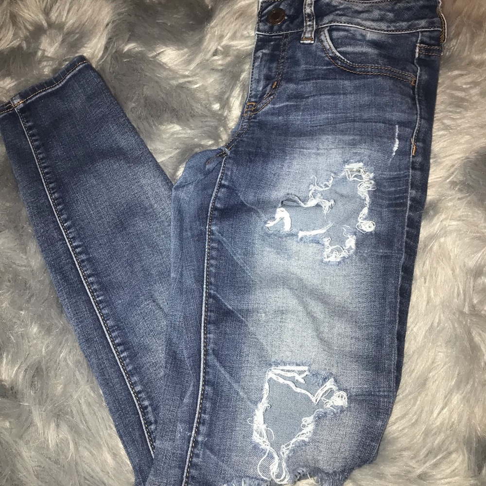 American Eagle ripped jeans 💘